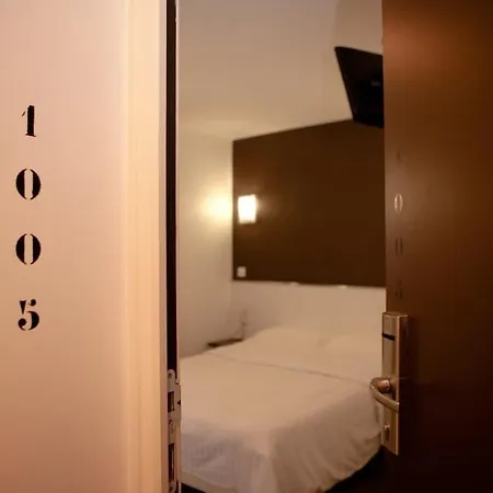 Hotel Royal Wagram 2*