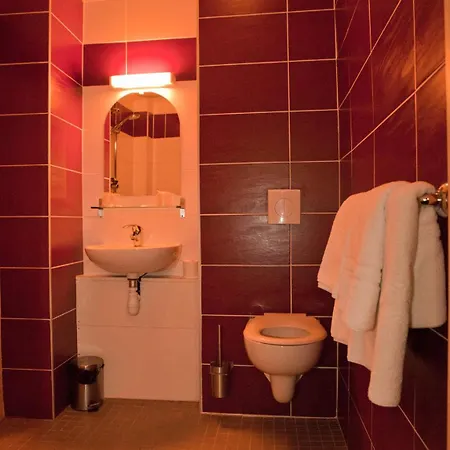 Royal Wagram 2* Paris