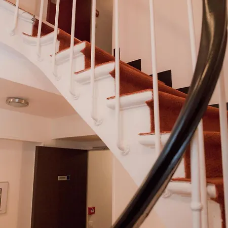 Hotel Royal Wagram 2*