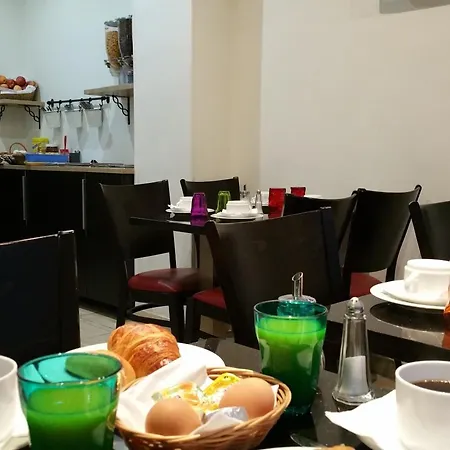 Отель Royal Wagram