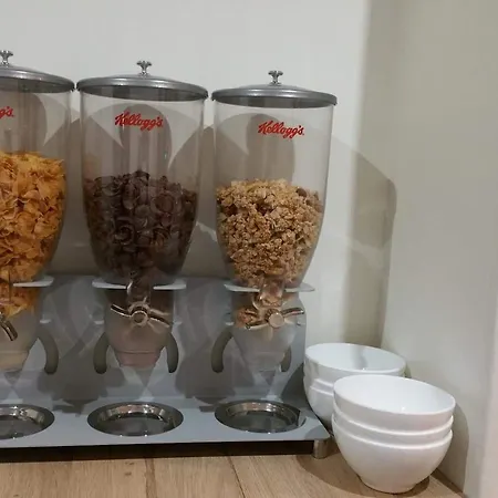 Hotel Royal Wagram 2*