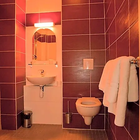 Hotel Royal Wagram 2*