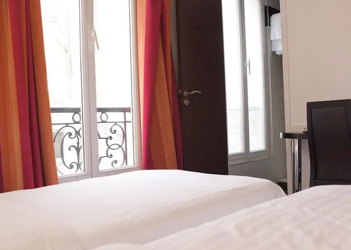 Hotel Royal Wagram 2*