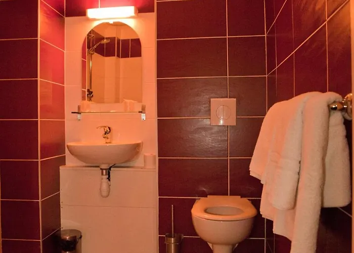 Royal Wagram 2* Paryż