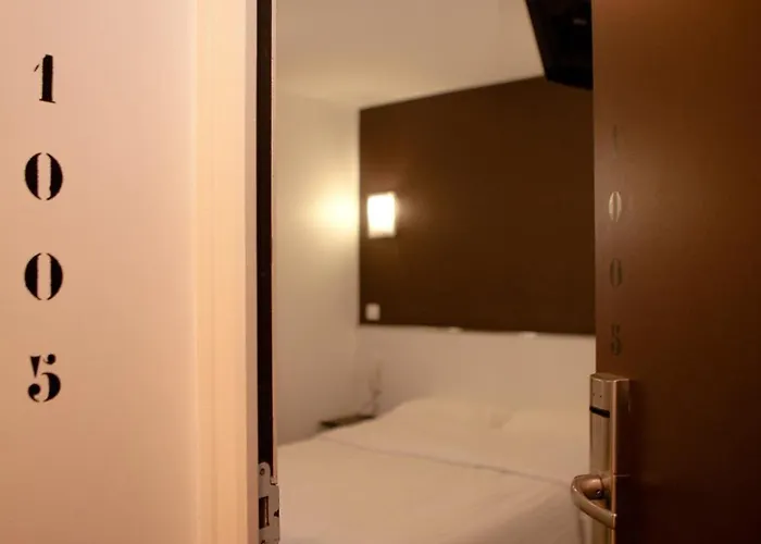 Hotel Royal Wagram 2*